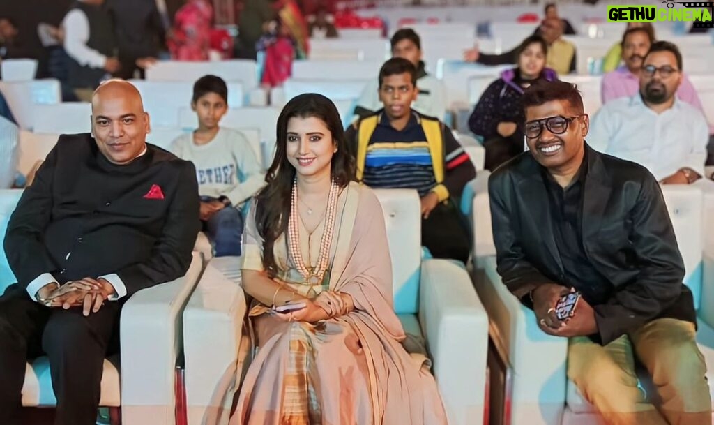 Dipti Rekha Padhi Instagram - Sharing the frame with the two legends🙏 Music Scientist Prem Anand sir🙏 and Commissioner of Police Soumendra Priyadarshi sir🙏 #Naman2023 Osap 7th Battalion