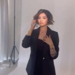 Disha Madan Instagram – Videos VS Photos ✨ what’s your fav picture? ♥️

Throwback to the amazing personal branding shoot with @mommyshotsbyamrita ✨ amazing Hair & Makeup by @makeupbyyashy ♥️
