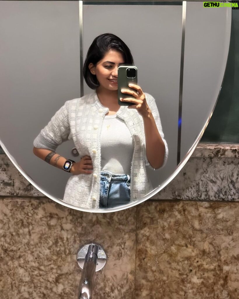 Disha Madan Instagram - Mirror mirror on the wall … ✨