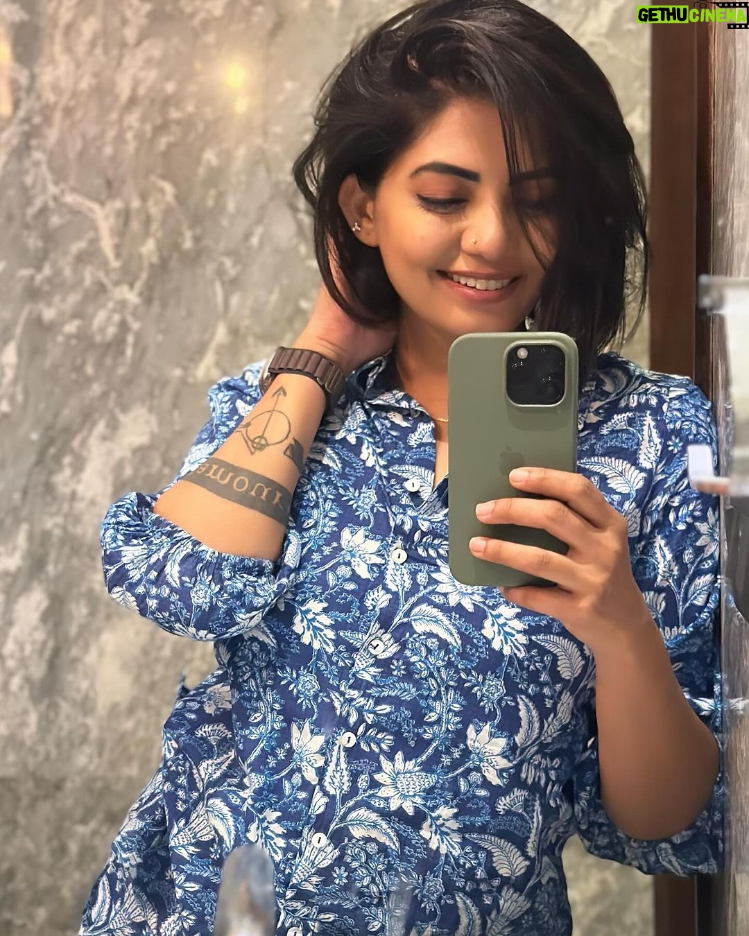 Disha Madan Instagram - Mirror mirror on the wall … ✨