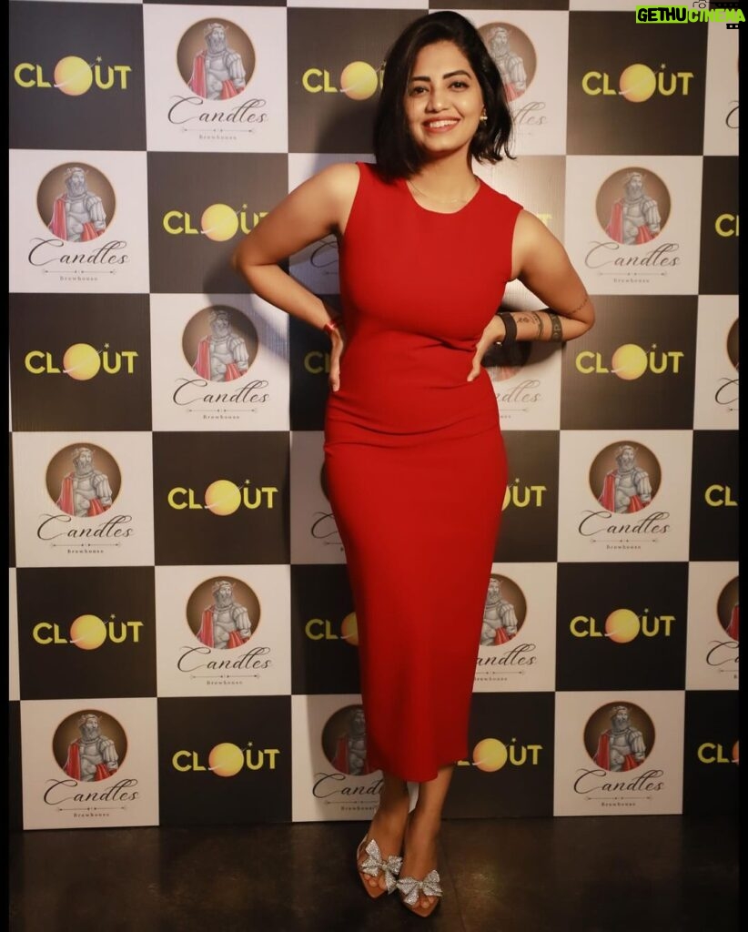 Disha Madan Instagram - What a night ♥️ truly the most wonderful time of the year ✨🎄 Thank you @cloutpocketaces for doing this in Bangalore ♥️ Thank you @candlesbrewhouse for serving amazing food & making sure everyone was having the time of their lives! ✨ Thank you @likithshetty for being the best human ever! 🤗 Ending 2023 on such a high note! ♥️