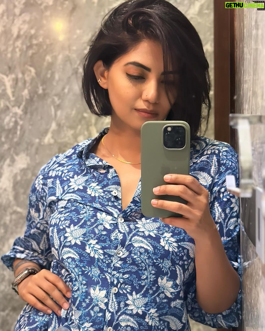 Disha Madan Instagram - Mirror mirror on the wall … ✨