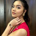Divya Agarwal Instagram - Serving Glam!!❤️ Outfit @monaandvishu @viralmantra Accessories @aulerthofficial Styled by @stylingbyvictor @sohail__mughal___ Assisted by @styleby_antara Accessories @the_jewel_gallery Makeup @dishisanghvii Hair @fouzikazi_makeupndhair