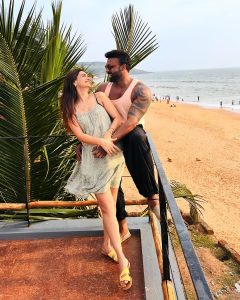Divya Agarwal Instagram - Just smiling through life !!! @apurva.insta Good energy always !!!