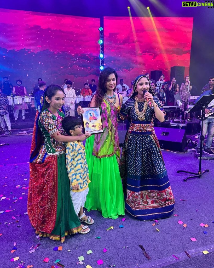 Divya Agarwal Instagram - The most special moments this Navratri has been going to the biggest gatherings in mumbai and the vibe and energy was felt in the soul Jai ambe maa Also met these gorgeous and talented legendary garba queen @falgunipathak12 @showglitznavratri And then I met a divine beautiful singer all the way from Ahmedabad ❤️ @geetabenrabariofficial at @chogada_re_navratri Outfit @rezachirag Neckpiece @sakkshamsilver Earrings @anthajewels