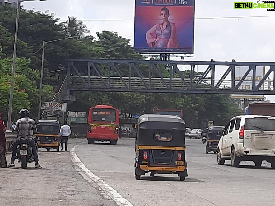 Divya Agarwal Instagram - With everything I do I in my life, I feel it’s just the beginning.. my journey from being a contestant to the host is truly amazing.. when I say I’m here to win, I shall win. This is the second time I have my posters all over mumbai and It still gets me all emotional. #proudwoman #grateful