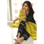 Divya Agarwal Instagram - I’ll never forget this day when I felt I have everything and still have nothing.. for all I can say, life will always be unfair. Luckily I have been doing what my heart says and I’m proud to own my own house in mumbai It had to be shot by my favourite @amitkhannaphotography Styled by @sohail__mughal___ @stylingbyvictor Outfit @label_kinjalmodi @viralmantra Earrings @rubans.in