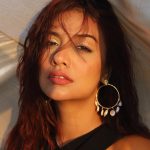 Divya Agarwal Instagram - Stay Golden ✨ . Outfit @datetheramp Earring @equiivalence Styled by @sohail__mughal___ @stylingbyvictor Makeup @dishisanghvii Hair @fouzikazi_makeupndhair Clicked by @deepaksfilmography . #divyaagarwal #sunset #workholic #sunkissed #goldenhour