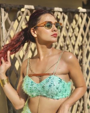 Divya Agarwal Instagram - 🧚🏻
.
Outfit @victor_robinsonofficial 
Styled by @stylingbyvictor @sohail__mughal___ 
Makeup @dishisanghvii 
Hair @fouzikazi_makeupndhair 
Clicked by @deepaksfilmography 
Bracelet @ne_nepal 
Accessories @aestheeetical
Shades @opiumeyewear