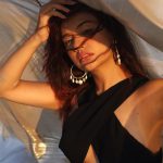Divya Agarwal Instagram - Stay Golden ✨ . Outfit @datetheramp Earring @equiivalence Styled by @sohail__mughal___ @stylingbyvictor Makeup @dishisanghvii Hair @fouzikazi_makeupndhair Clicked by @deepaksfilmography . #divyaagarwal #sunset #workholic #sunkissed #goldenhour