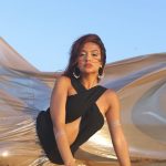 Divya Agarwal Instagram - Stay Golden ✨ . Outfit @datetheramp Earring @equiivalence Styled by @sohail__mughal___ @stylingbyvictor Makeup @dishisanghvii Hair @fouzikazi_makeupndhair Clicked by @deepaksfilmography . #divyaagarwal #sunset #workholic #sunkissed #goldenhour