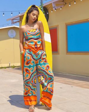 Divya Agarwal Instagram - "🍊🥭
.
Outfit @zara 
Styled by @stylingbyvictor @sohail__mughal___ 
Makeup @dishisanghvii 
Earrings @justpeachyindia 
Ring @sianofficial_ 
Accessories @azgaofficial 
Hair @fouzikazi_makeupndhair 
Clicked by @deepaksfilmography 
Footwear @bohoraani 

#divyaagarwal #orangevibes #mangoseason #summerstyle"