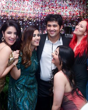 Divya Agarwal Instagram - What an evening! Celebrating charity @mfa_india with @ezeperfumes all things good for animals 💚

Thank you to everyone who came and supported the event! 

Sponsors 
@meatlessmeetmore 
@ezeperfumes 
@mfa_india 
@akinamumbai 
@magnanimousgrp