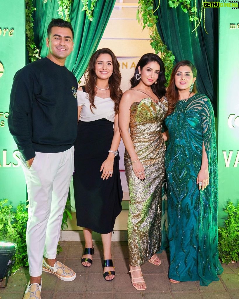 Divya Agarwal Instagram - What an evening! Celebrating charity @mfa_india with @ezeperfumes all things good for animals 💚 Thank you to everyone who came and supported the event! Sponsors @meatlessmeetmore @ezeperfumes @mfa_india @akinamumbai @magnanimousgrp