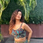 Divya Agarwal Instagram - Radiating confidence and melting hearts! 🔥 Outfit @mehakmurpanalabel Bangles @atrangibykritika Styled by @stylingbyvictor @sohail__mughal___ Assisted by @styleby_antara Makeup @dishisanghvii Hair @fouzikazi_makeupndhair
