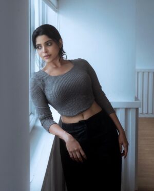 Divya Bharathi Instagram - The art of being yourself >>>

 @jiyamakeupartistry @mani_stylist_