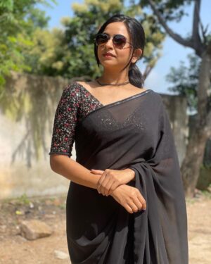 Divya Ganesh Instagram - 🖤

#divyaganesh