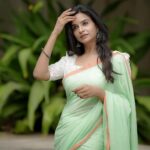 Divya Ganesh Instagram - I’m simple like quantum physics. @ivalinmabia @camerasenthil @makeover_by_miga @pavithra_hairstylist @rrajeshananda #divyaganesh