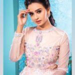 Divya Ganesh Instagram – A queen will always turn pain into power.

@alex_judeson 
@makeup_artist_nivyacoimbatore 
@haia_abdul_nawaz_fashion
#divyaganesh