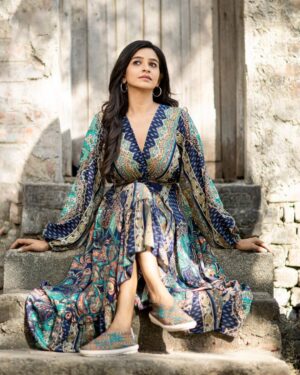 Divya Ganesh Instagram - “Everything changes when you begin to love yourself🦋”.

#divyaganesh
