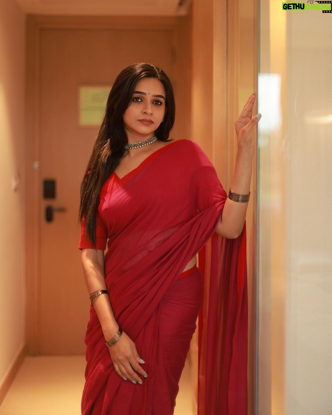 Divya Ganesh Wiki Biography Age Gallery Spouse And More