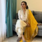 Divya Ganesh Instagram - 💛 #divyaganesh