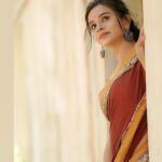 Divya Ganesh Instagram - Saree not sorry🤣 @ivalinmabia @camerasenthil @makeover_by_miga @pavithra_hairstylist @rrajeshananda #divyaganesh