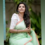 Divya Ganesh Instagram - I’m simple like quantum physics. @ivalinmabia @camerasenthil @makeover_by_miga @pavithra_hairstylist @rrajeshananda #divyaganesh
