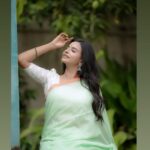 Divya Ganesh Instagram - I’m simple like quantum physics. @ivalinmabia @camerasenthil @makeover_by_miga @pavithra_hairstylist @rrajeshananda #divyaganesh