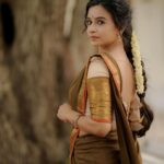 Divya Ganesh Instagram - Some feelings are silent 🪄 @ivalinmabia @camerasenthil @makeover_by_miga @pavithra_hairstylist @rrajeshananda #divyaganesh