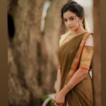 Divya Ganesh Instagram - Scent of summer 🌸 @ivalinmabia @camerasenthil @makeover_by_miga @pavithra_hairstylist @rrajeshananda #divyaganesh