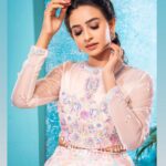 Divya Ganesh Instagram - A queen will always turn pain into power. @alex_judeson @makeup_artist_nivyacoimbatore @haia_abdul_nawaz_fashion #divyaganesh