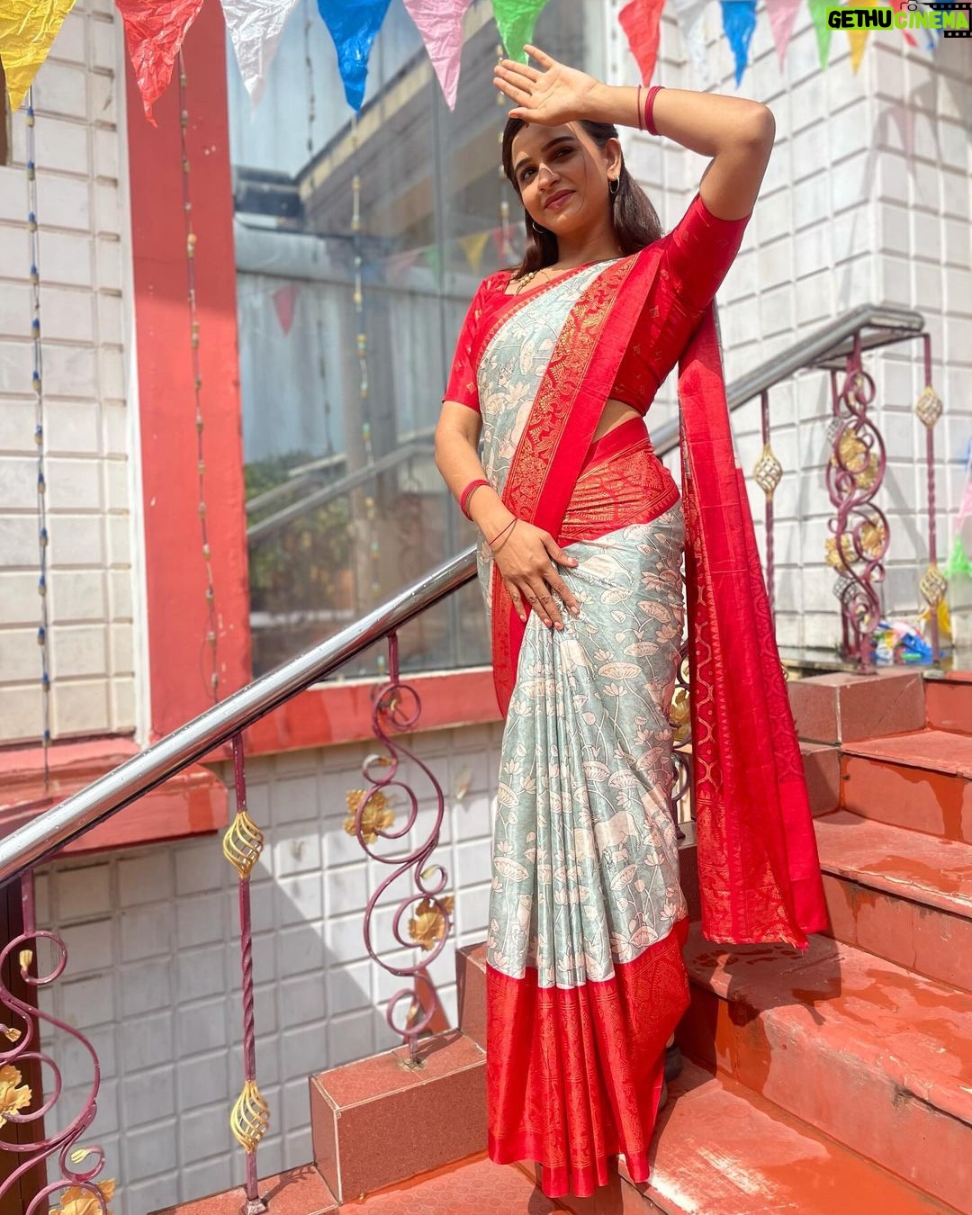 Divya Ganesh Instagram - #beingjenny #baakiyalakshmi #vijaytelevision #divyaganesh