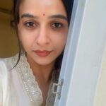 Divya Ganesh Instagram - 🤍 #divyaganesh #thiruchendurmurugantemple