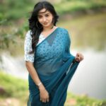Divya Ganesh Instagram - @divya_ganesh_official . . . . . . . . . . . #dhanushphotography #divyaganesh #chennai #chennaiphotography #reelsinstagram #tamilreel #vijaytelevision #vijaystars #vijaytv #wedding #ecr #canonindia #traditional #india #dhanush #nayanthara #yaradineemohini #redsaree #saree Chennai, India