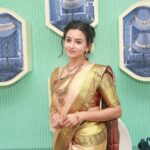 Divya Ganesh Instagram - #divyaganesh @joyalukkas @renuka_makeoverartistry #cuddalore