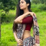 Divya Vadthya Instagram - నువ్వు వచ్చి వెళ్ళిపోతావు నువ్వు వదిలేసిన పాదముద్రల్లా నేను మిగిలిపోతాను ❤️ Styled by 👗 @aayeshaa.mariam