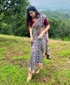 Divya Vadthya Instagram - నువ్వు వచ్చి వెళ్ళిపోతావు నువ్వు వదిలేసిన పాదముద్రల్లా నేను మిగిలిపోతాను ❤️ Styled by 👗 @aayeshaa.mariam