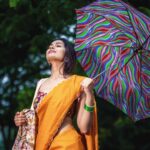 Divya Vadthya Instagram - When poojari says “ kalyanamasthu “ ! On the day of varalakshmi vratam 🫣 👗 @omsai_pattusarees #divi #divivadthya #divinunchi #varalakshmivratham #saree #friday