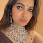 Divya Vadthya Instagram - When you want your man to see you ! But also you feel shy when he sees you ❤️ 💎 @siddharthafinejewellers #divi #divinunchi #divivadthya