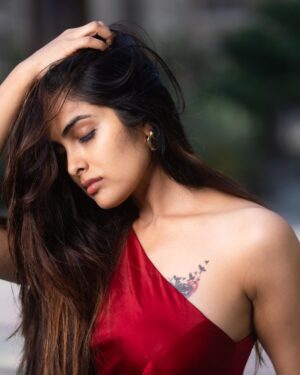 Divya Vadthya Instagram - At peace ☮️ ♥️ 

 To see you with my eyes closed is the best feeling ever ❤️ 

 👗 @navya.marouthu 
📸  @rollingcaptures
