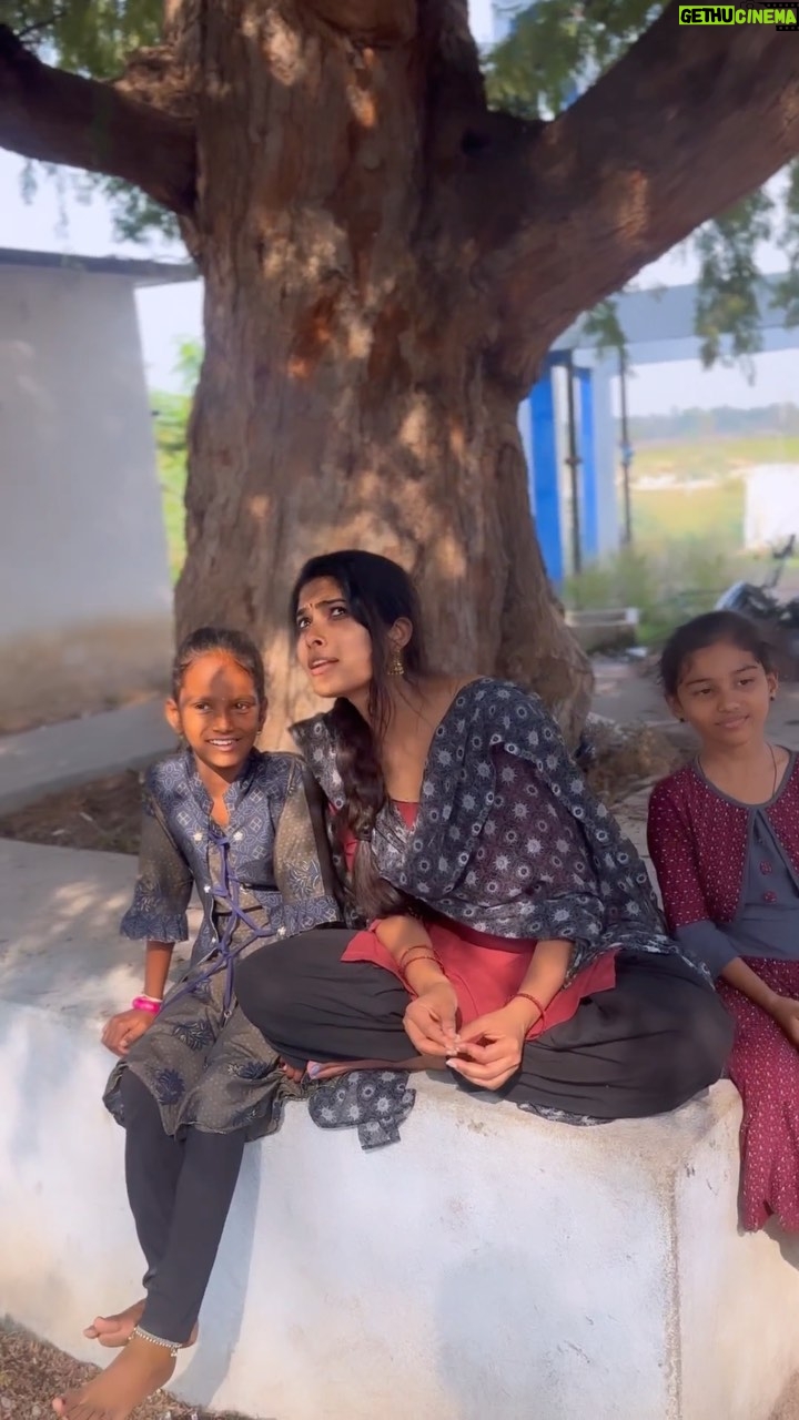 Divya Vadthya Instagram - Neetho gadipina kshanalanniii Gurthuchesukuntu ❤️ Nuvvu lekunda ne brathikestunna
