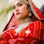 Divya Vadthya Instagram - ❤️ Udaipur’s Bride ❤️ 📸 @nitesh_photo_flash 👗: a bridal saree @riddhombyragini Love this look ragini ❤️ Makeup : @root_salon_makeover Jeweller : @kkrishna_amit_modi