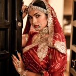 Divya Vadthya Instagram - ❤️ Udaipur’s Bride ❤️ 📸 @nitesh_photo_flash 👗: a bridal saree @riddhombyragini Love this look ragini ❤️ Makeup : @root_salon_makeover Jeweller : @kkrishna_amit_modi
