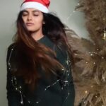 Divya Vadthya Instagram - It’s Christmas🧑‍🎄❤️ Theme by @_fayaz_frank Captured @rollingcaptures #divi #divivadthya #divinunchi #bhuvidaka #christmas