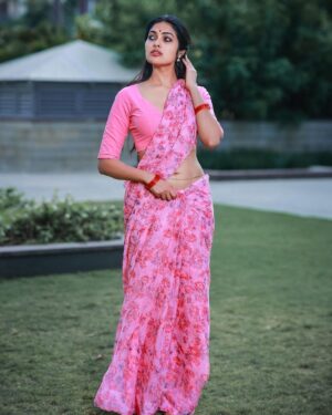 Divya Vadthya Instagram - Remembering “ The Silk” 🖤 

Always been a fan 

📸 @sravanphotographyofficial 😍
Styled by 👗@aayeshaa.mariam ❤️