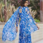 Divya Vadthya Instagram - 💙 neee neelam 💙 Okeiiy daarina veru veru gaa veltunna Janta ! Valla Gunde chappudu okate , alochanaluu okateee ! 📸 @rollingcaptures 📸🤩 👗 @navya.marouthu love the dress💙 Jewellery @minimore.in ❤️😍❤️