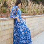 Divya Vadthya Instagram - 💙 neee neelam 💙 Okeiiy daarina veru veru gaa veltunna Janta ! Valla Gunde chappudu okate , alochanaluu okateee ! 📸 @rollingcaptures 📸🤩 👗 @navya.marouthu love the dress💙 Jewellery @minimore.in ❤️😍❤️