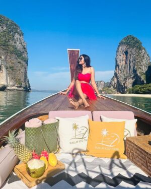 Divya Vadthya Instagram - The last day of 2022 , 
The day where i spent my time in the islands and the sea 

The hospitality was amazing @railayecotour 
And the tasty food in the island was extraordinary… 
Would love to do the same again soon 
Thankyou @railayecotour for making my last day memorable ❤️

👗 @jahnavivarmalabel 😍 

#latepost #my2022 #traveller