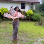 Divya Vadthya Instagram - Eppudina ila anipinchindaa ? Varsham badalu vallantha nuvvu kuristhey bauntundi ani ? Emo nakenduku mari ila anipistundi? Ikkada nuvvuntey inka bauntundi ani … Styled by 👗 @aayeshaa.mariam